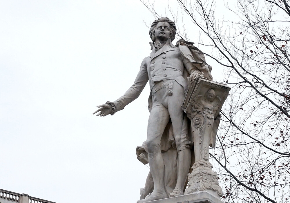 Das Wolfgang Amadeus Mozart Denkmal in Wien 
