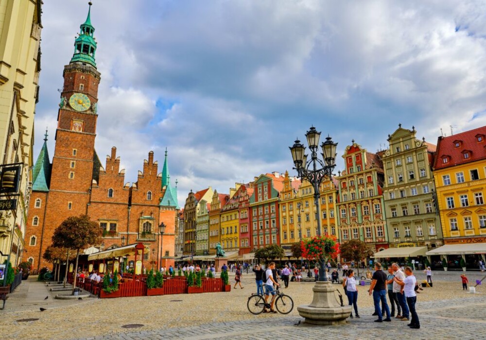 Der Marktplatz in Breslau mit dem charakteristischen gotischen Alten Rathaus