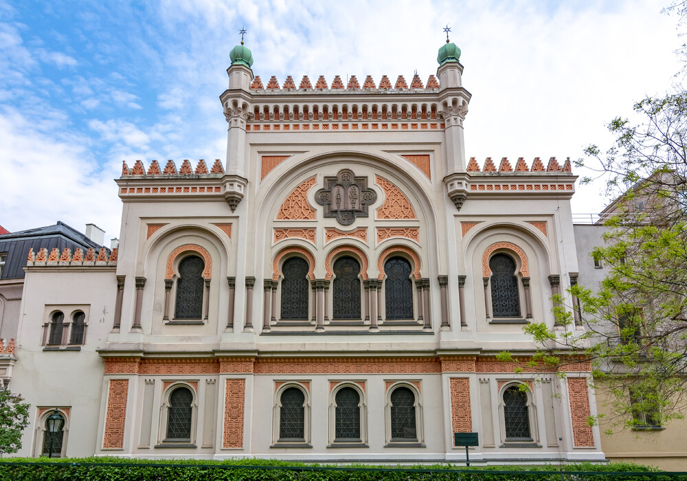 Die Spanische Synagoge in Prag im historischen jüdischen Viertel Josefov 